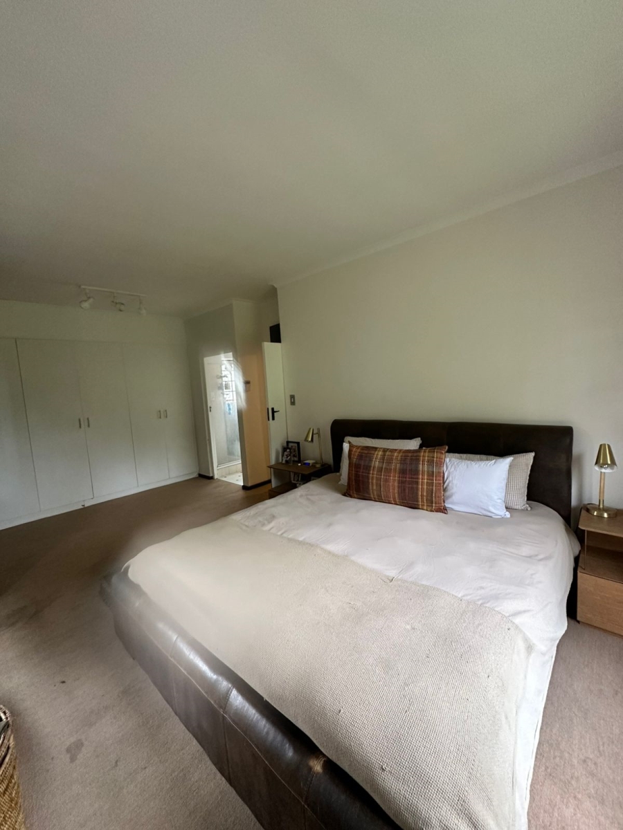 To Let 3 Bedroom Property for Rent in Wynberg Upper Western Cape